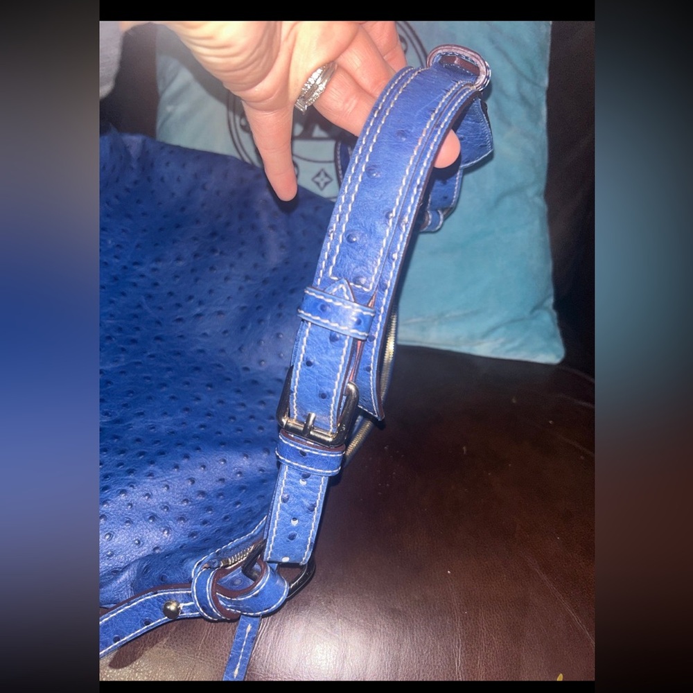 Dooney & Bourke Blue Ostrich Embossed Leather DILLEN Large East West Bag - Picture 4 of 10